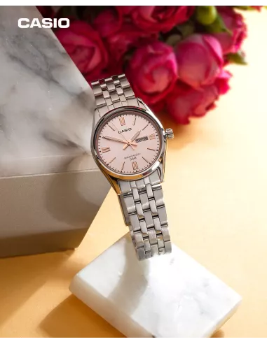 Casio Montre Femmes LTP-1335D-4AVDF